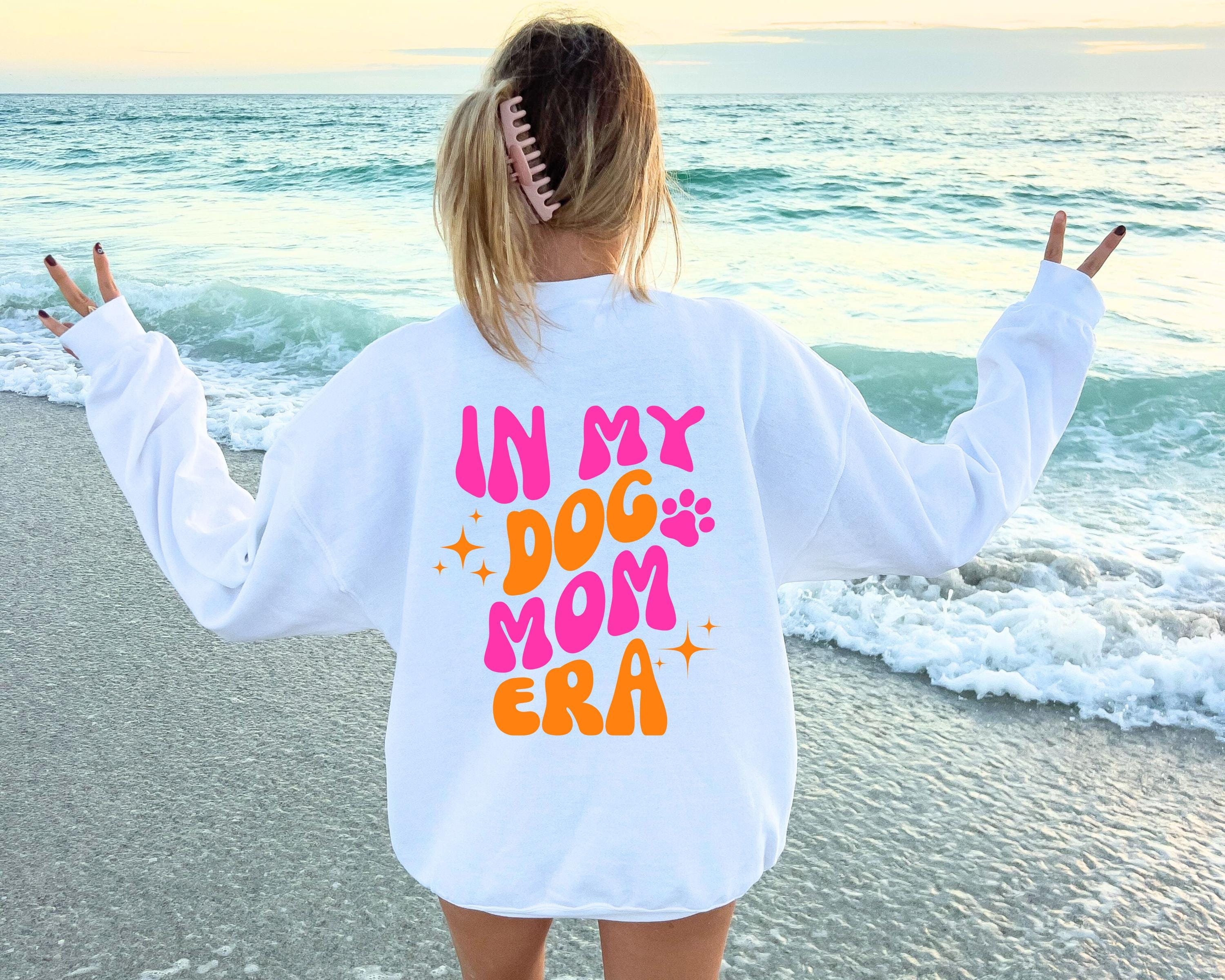 Pullover Hund Backprint, Dogmom Era, Pulli Dog Mom, Geschenk Freundin, Hundeliebhaber, Hundebesitzer, Hundemama, Weihnachten, Geschenkidee
