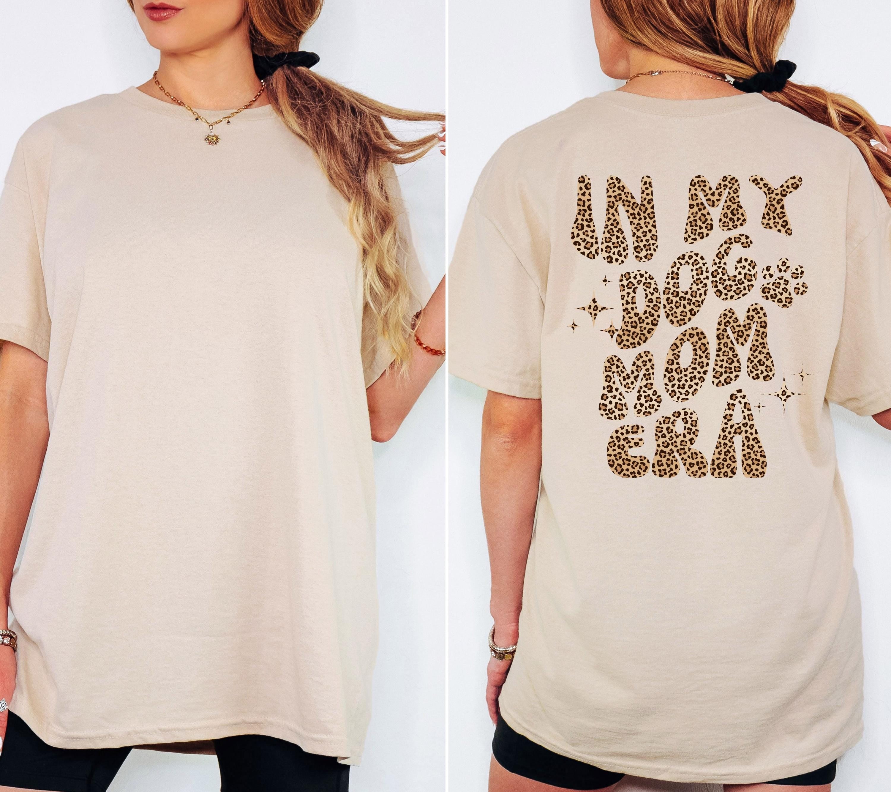 Shirt Hundemama Backprint, Hund, Dogmom Era, T Shirt Dog Mom, Geschenk Freundin, Mama, Hundeliebhaber, Hundebesitzer, Poo, Pudel, Leo Muster