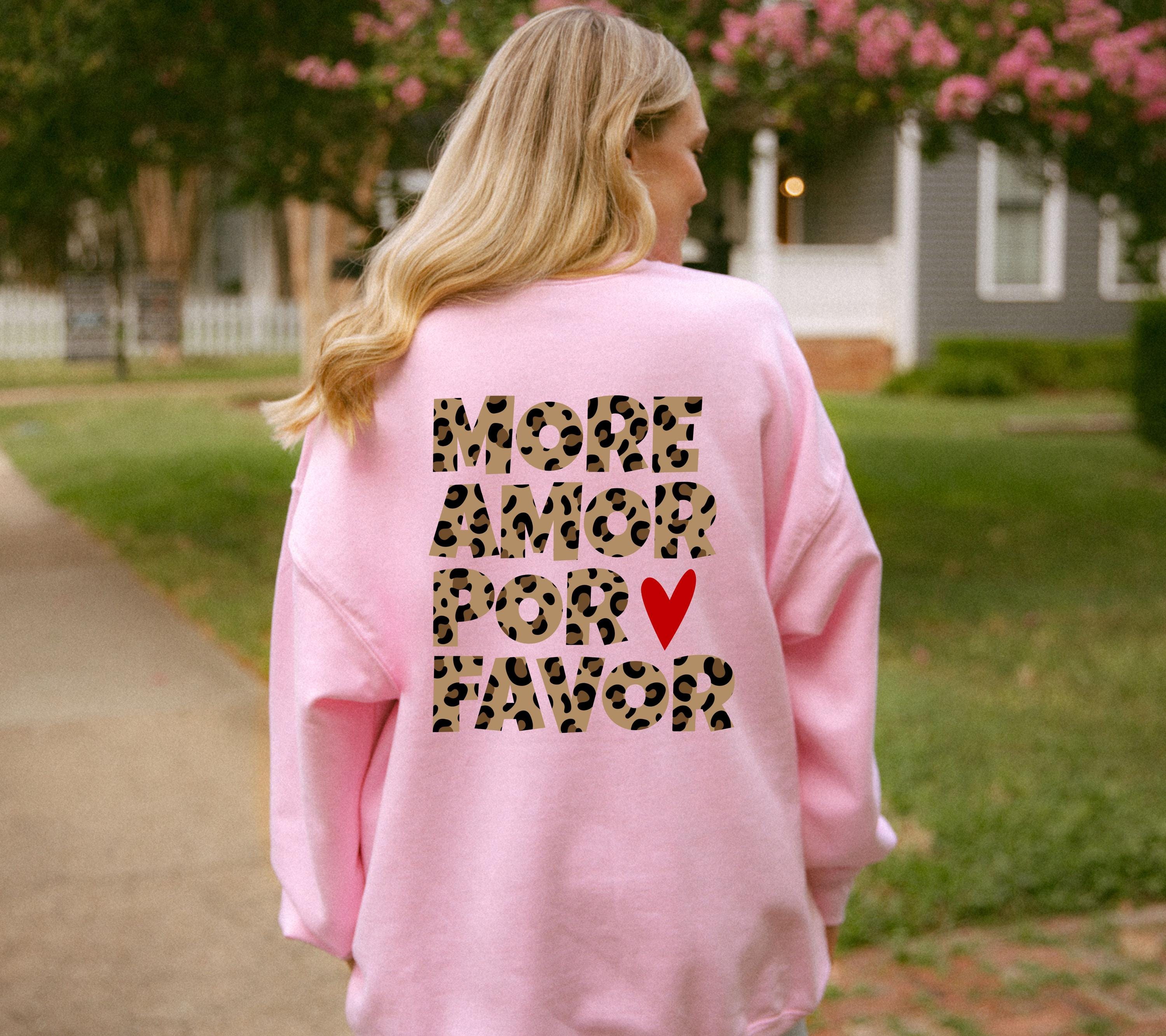 Pulli mit Backprint More Amor Por Favor Leo Muster Herz | Statement Hoodie Damen Herren | Trend Streetwear Pullover | Statement Spruch Mama
