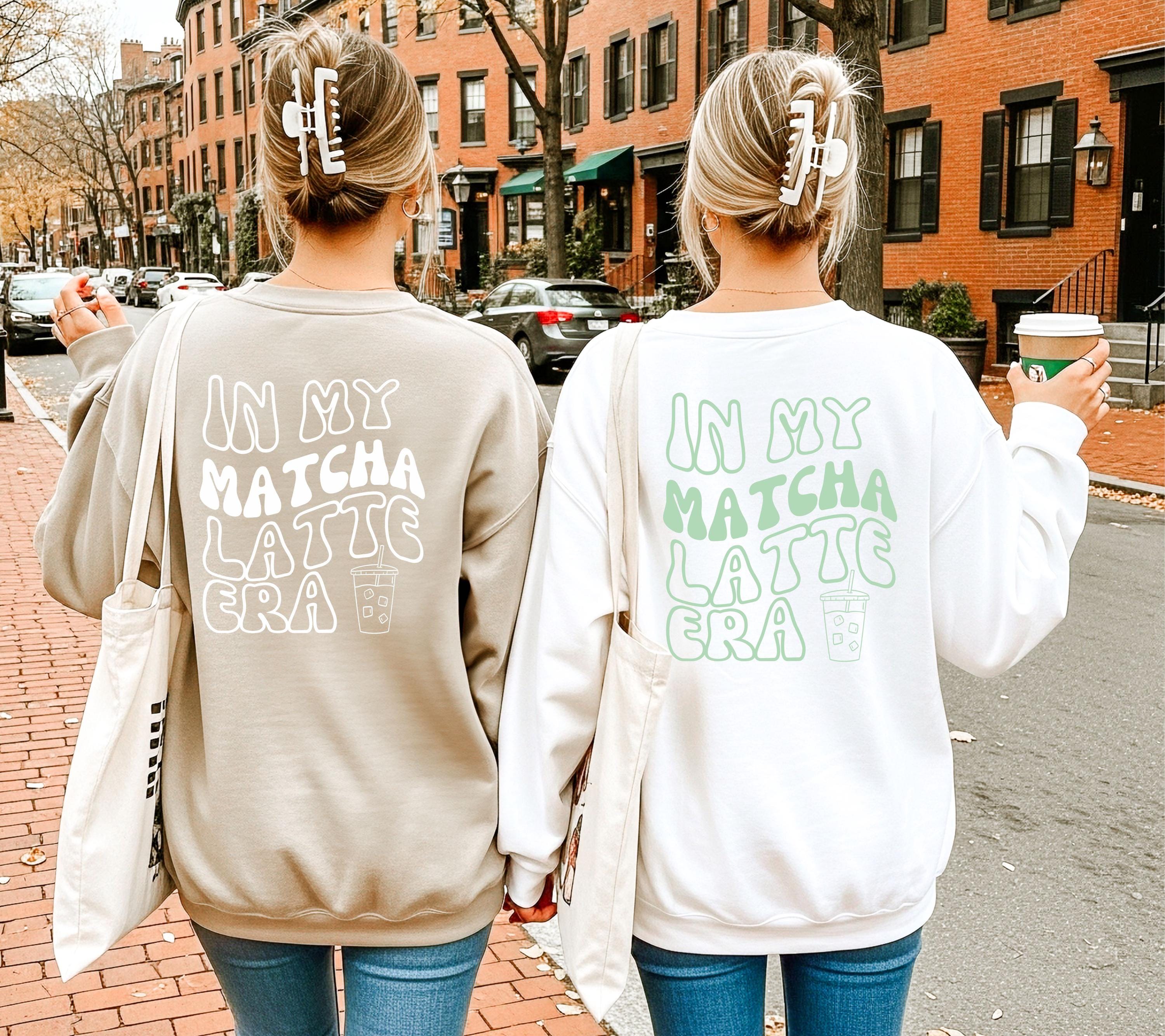 In My Matcha Latte Era Pullover, Pulli mit Backprint, Sweatshirt Matcha Latte, Sweater mit Spruch, Backprint Hoodie, Geschenk Mama, Freundin