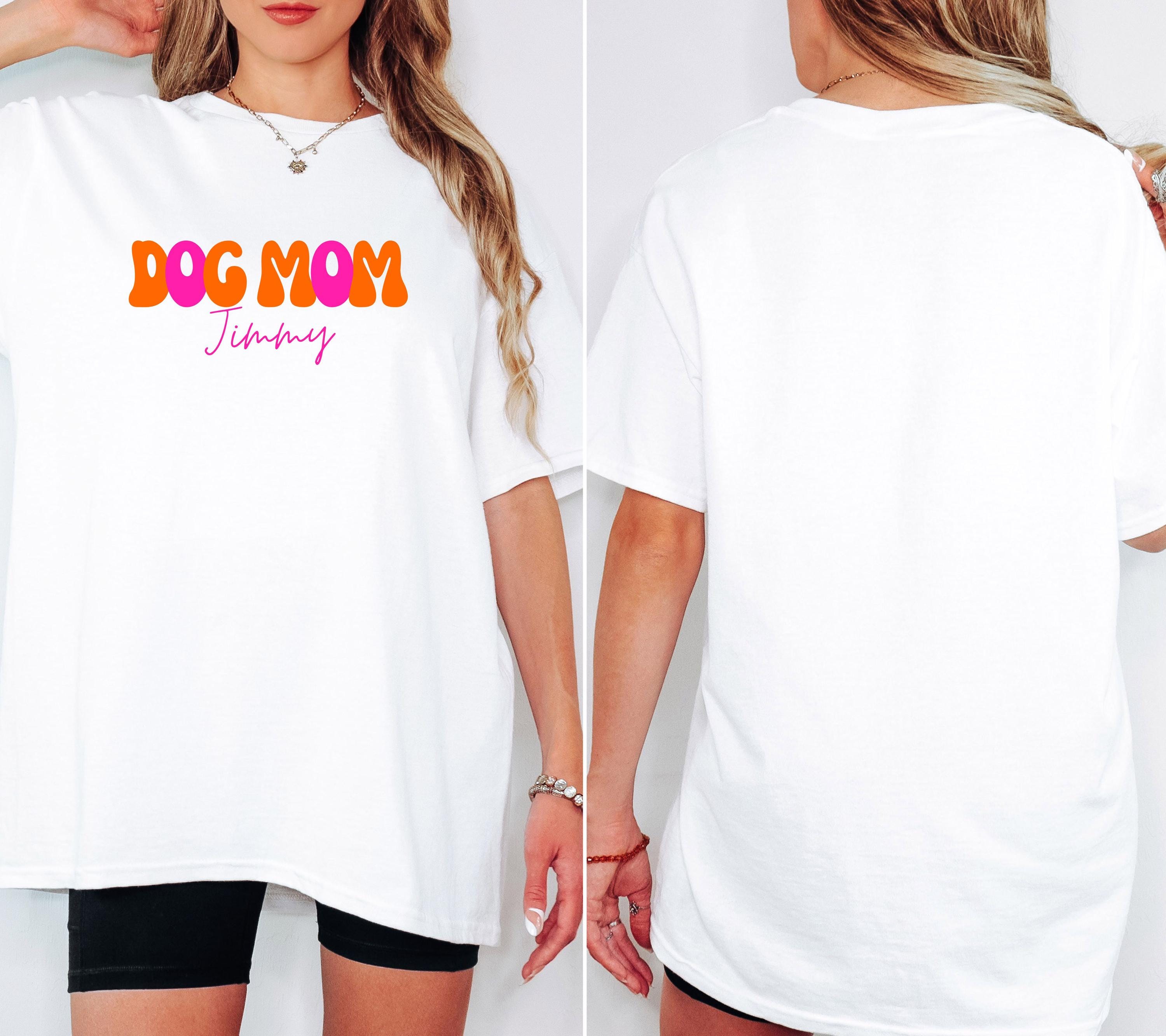 Dog Mom Shirt, pink orange, personalisiertes Shirt Hund, In my Dog Mom Era, Geschenk Hundemama, Hundeliebhaber, Hundebesitzer, Haustier Name