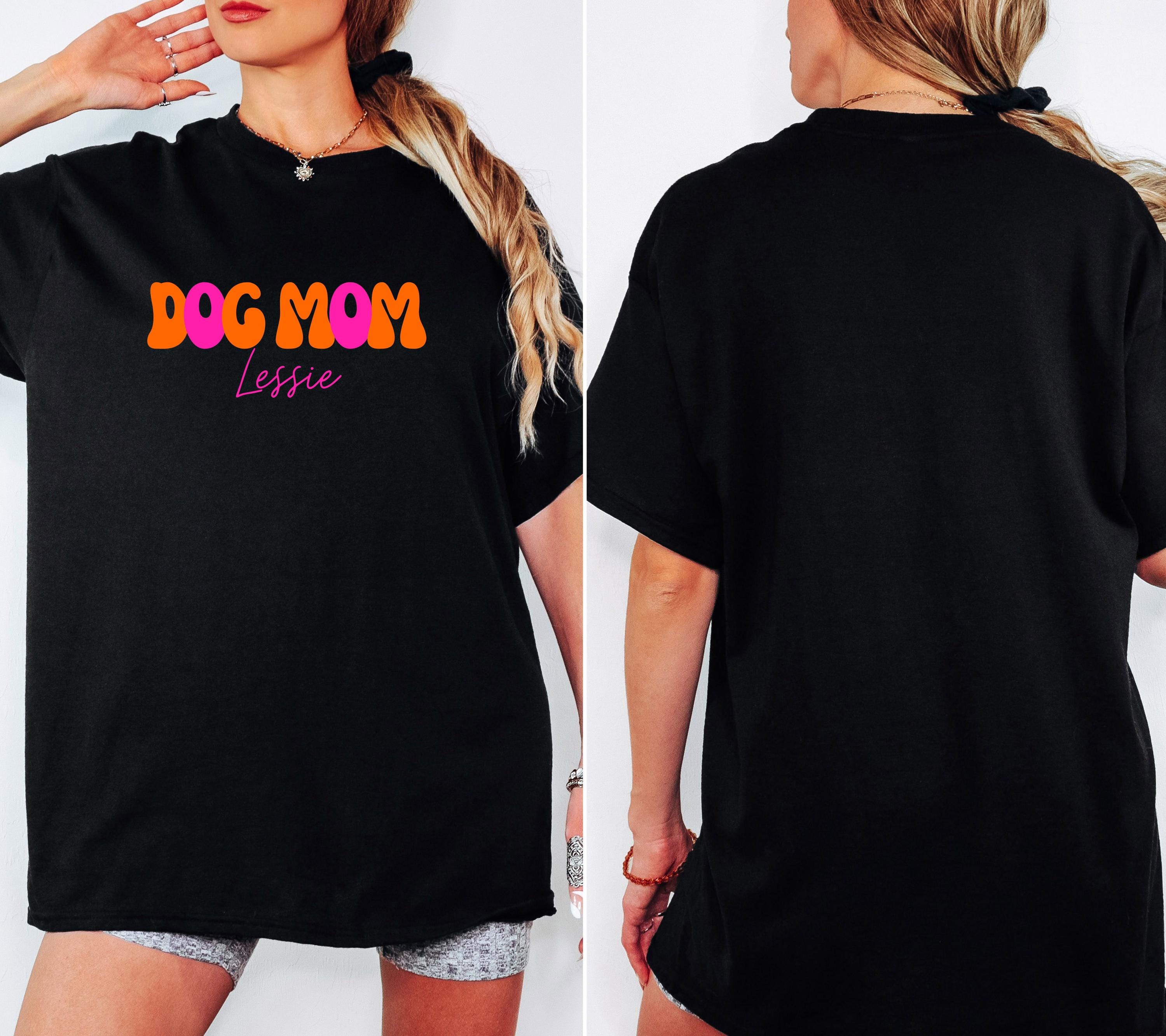 Dog Mom Shirt, pink orange, personalisiertes Shirt Hund, In my Dog Mom Era, Geschenk Hundemama, Hundeliebhaber, Hundebesitzer, Haustier Name