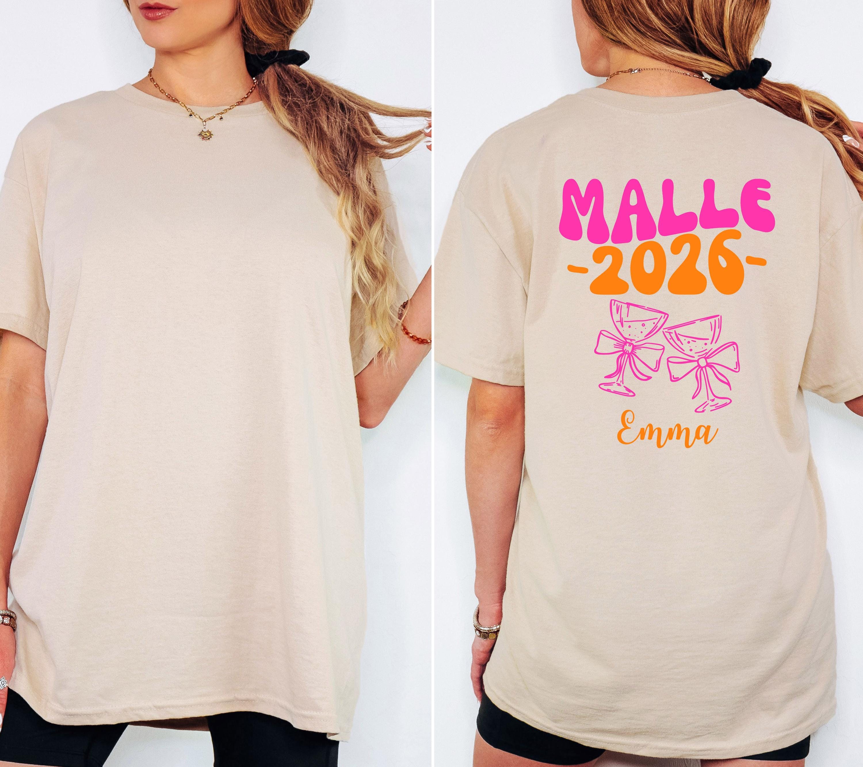 Malle Shirt mit Namen, pink orange, Malle 2026, Malle Shirts, Damen, Frauen, personalisiert, Mallorca Shirts, Sekt, Sauf Shirt, Gruppenshirt