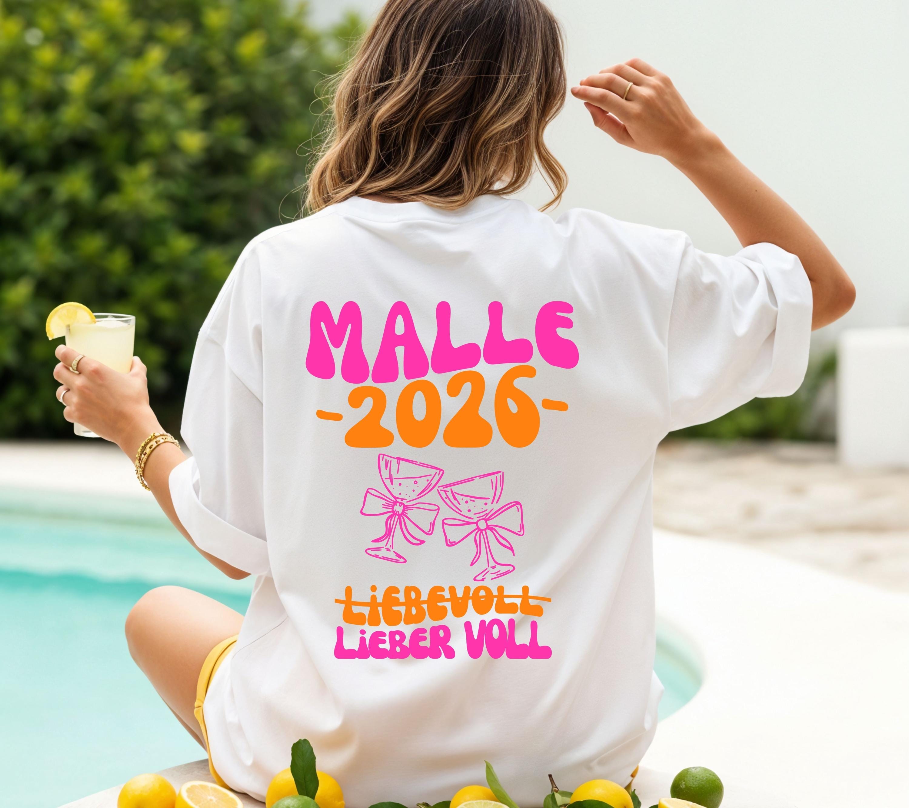 Malle Shirt, Backprint, Malle 2026, Malle Shirts, Malle T Shirt, personalisiert, Mallorca Shirts, Sekt Shirt, Sauf T Shirt, Gruppenshirt