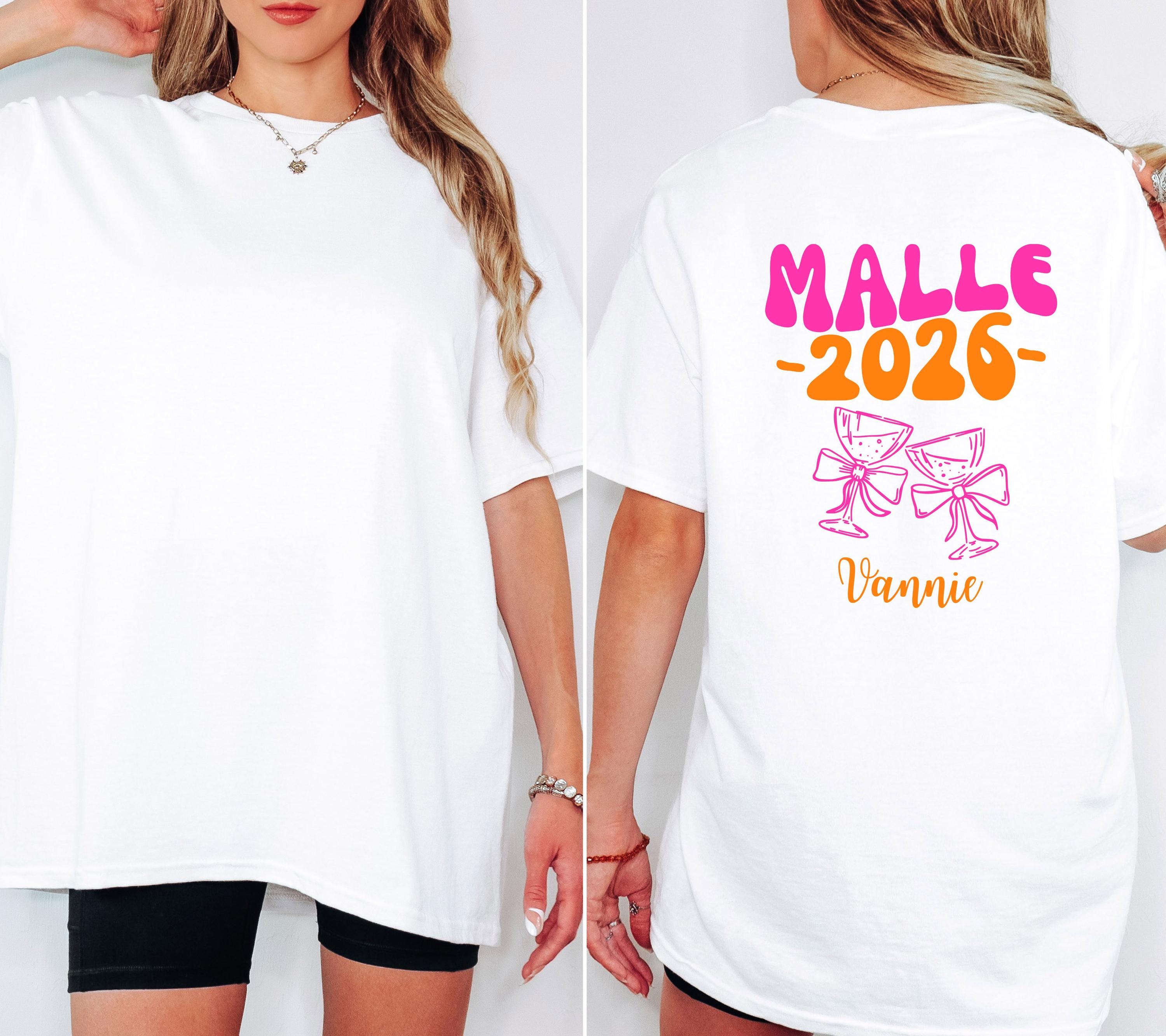 Malle Shirt mit Namen, pink orange, Malle 2026, Malle Shirts, Damen, Frauen, personalisiert, Mallorca Shirts, Sekt, Sauf Shirt, Gruppenshirt