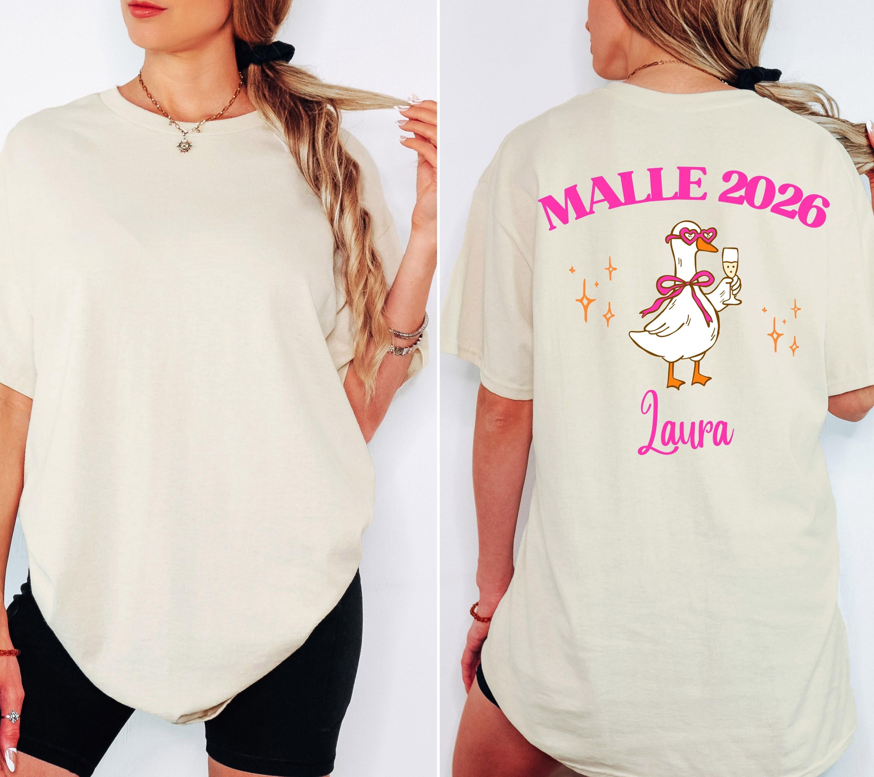 Malle Shirt Ente, Backprint, Malle 2026, Malle Shirts personalisiert, Mallorca t Shirts, Bier Shirt, Gruppenshirt pink, lustige Shirts, Sekt