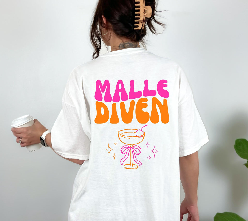Malle Shirt, Malle Diven, Backprint Shirt, Malle 2026, Malle T Shirt, Mallorca Shirts, Sekt Shirt, Cocktail, Sauf Shirt, Gruppenshirt, pink