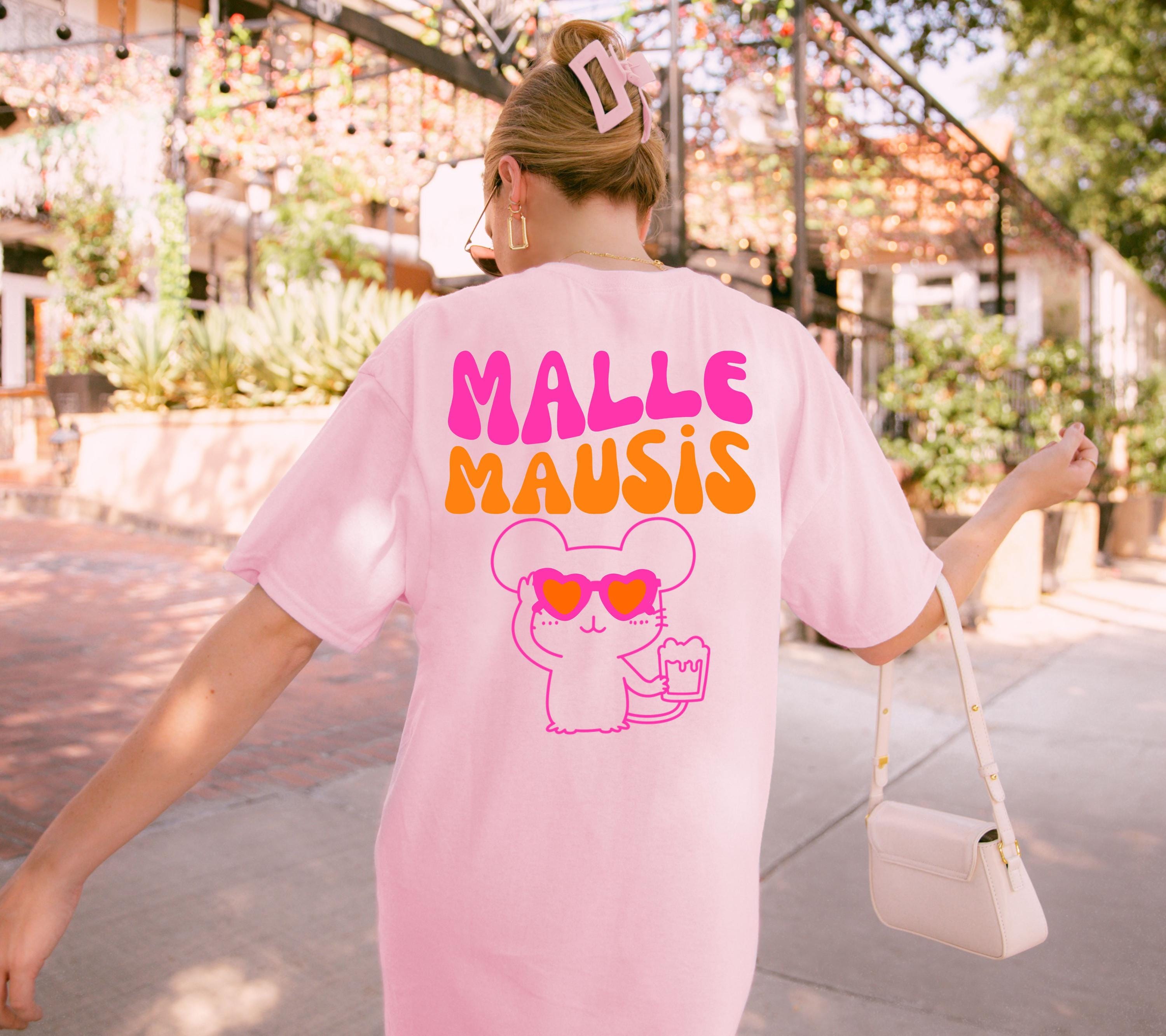 Malle Mausis Shirt pink orange, Malle Shirt 2026, Malle Shirts, Mallorca T Shirts, Bier Shirt, Gruppenshirt, Mausi, Mäuse, Maus, Damen Sonne