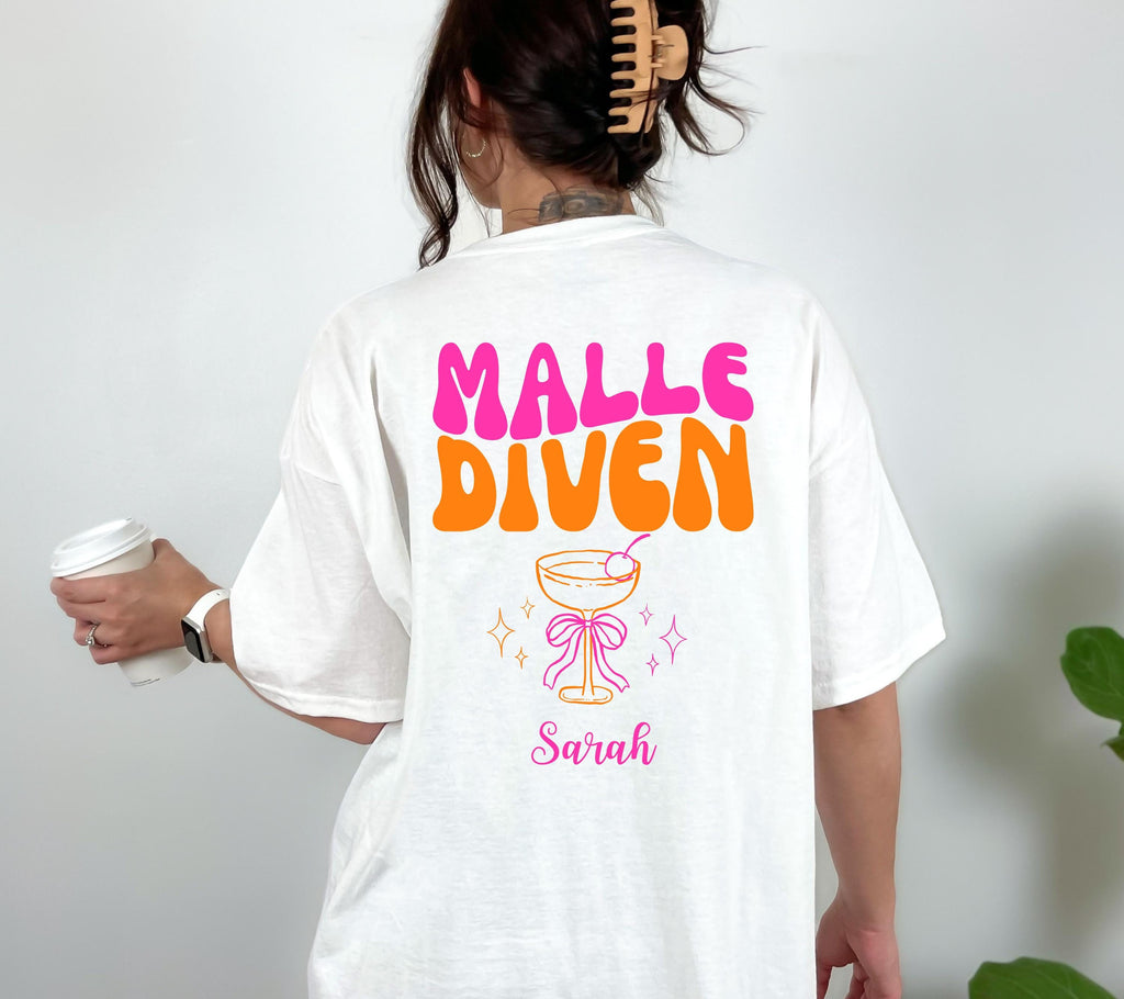 Malle Shirt, Malle Diven, personalisiert, Malle 2026, Malle T Shirt, Mallorca Shirts Backprint, Sekt Shirt, Gruppenshirt, pink orange, Name