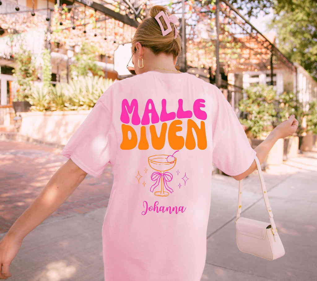 Malle Shirt, Malle Diven, personalisiert, Malle 2026, Malle T Shirt, Mallorca Shirts Backprint, Sekt Shirt, Gruppenshirt, pink orange, Name