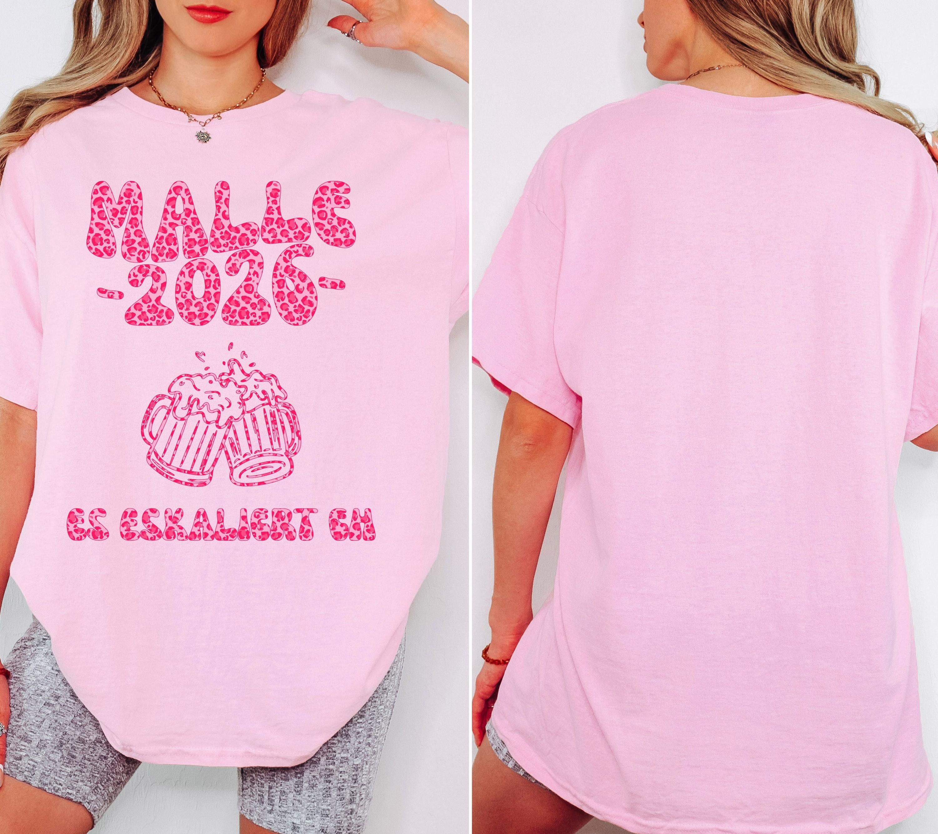 Malle Shirt mit Spruch, es eskaliert eh, Backprint, Malle 2026, Malle T Shirt pink, Mallorca Shirts, Bier Shirt, Gruppenshirt, Leo Muster