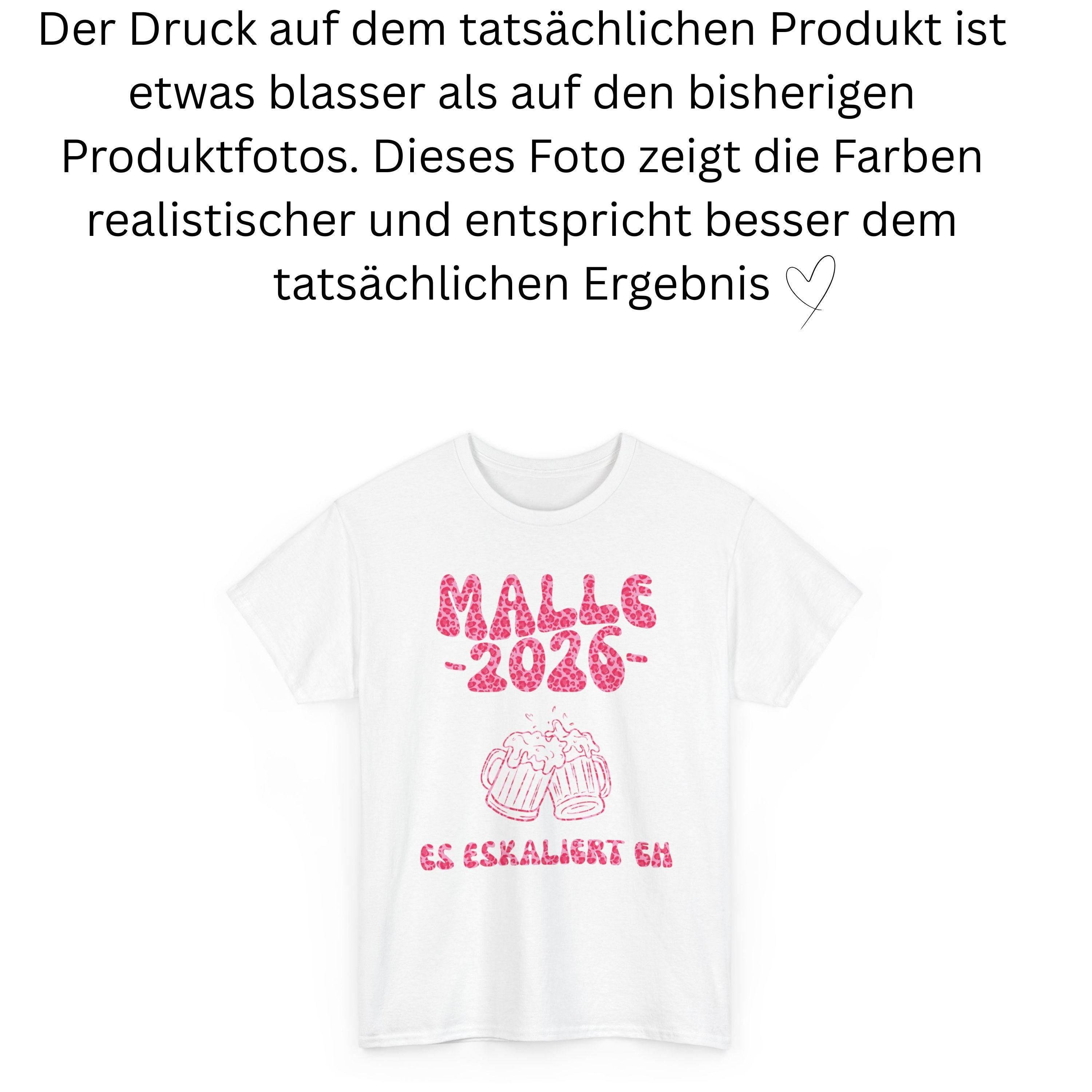 Malle Shirt mit Spruch, es eskaliert eh, Backprint, Malle 2026, Malle T Shirt pink, Mallorca Shirts, Bier Shirt, Gruppenshirt, Leo Muster