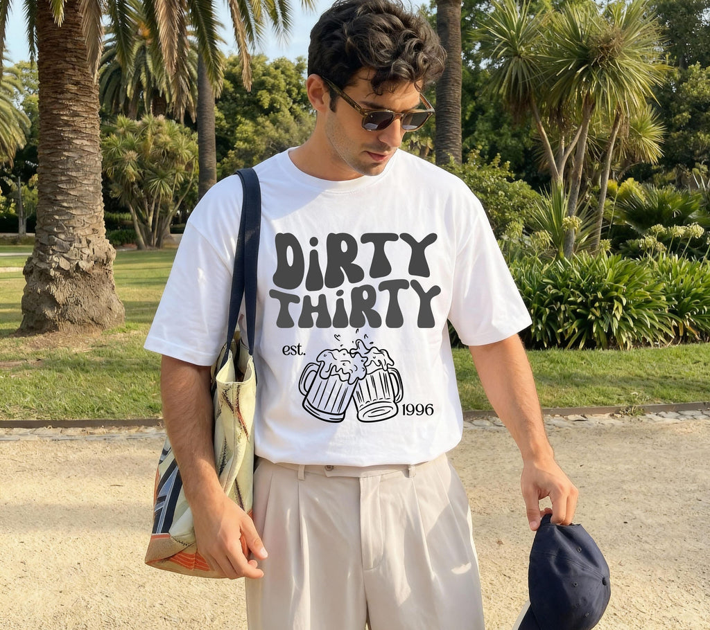 Dirty Thirty Shirt, Männer, Geburtstags Shirt, est 1996, personalisiertes 30. Geburtstag Shirt, Geschenkidee dreißig, 30 Jahre, Herren, weiß