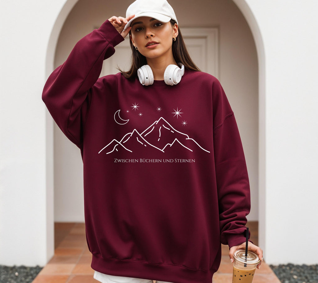 Romantasy Pullover, Bücherwurm Pullover, Geschenk für Buchliebhaber, Zwischen Büchern und Sternen, Fantasy Leser Geschenk, Leseratte, Herbst
