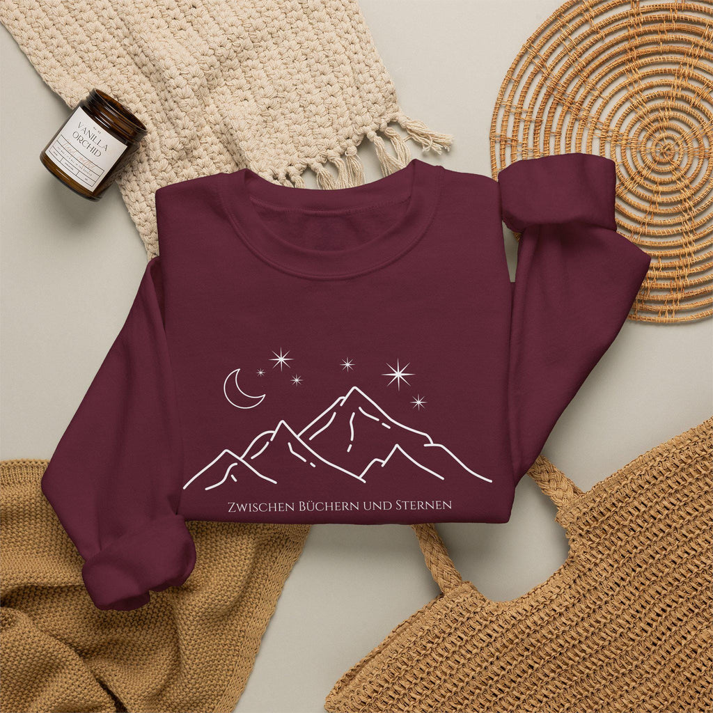 Romantasy Pullover, Bücherwurm Pullover, Geschenk für Buchliebhaber, Zwischen Büchern und Sternen, Fantasy Leser Geschenk, Leseratte, Herbst
